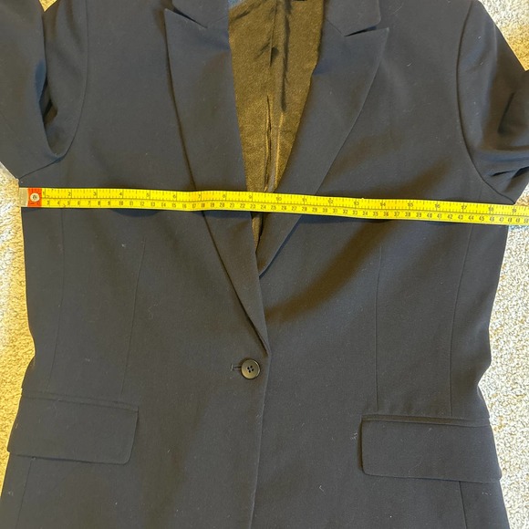 Tahari Black Blazer Lined See Measurements,‎ Similar to Size 10 Pre-owned - Picture 7 of 10